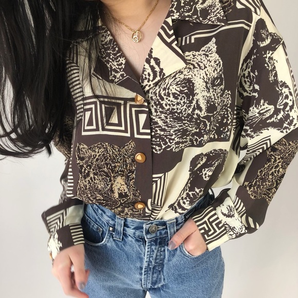Vintage Tops - ❌SOLD❌Vintage blouse with a bold leopard